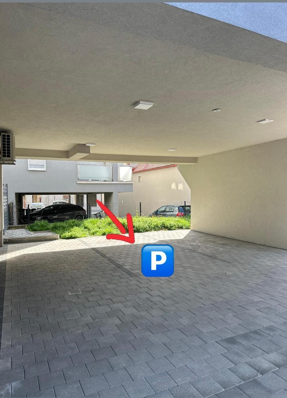 Apartman “Manhattan” Križevci 外观 照片